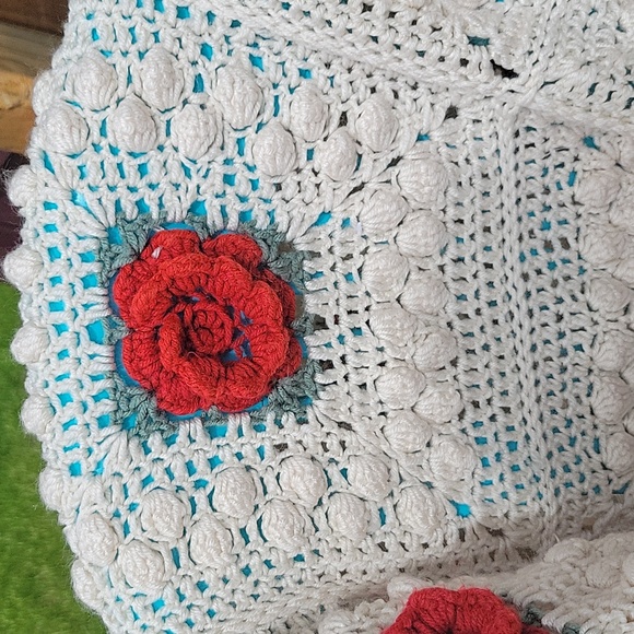 Vintage 3D Rose Crocheted Afghan. Great Condition Apprx 68\